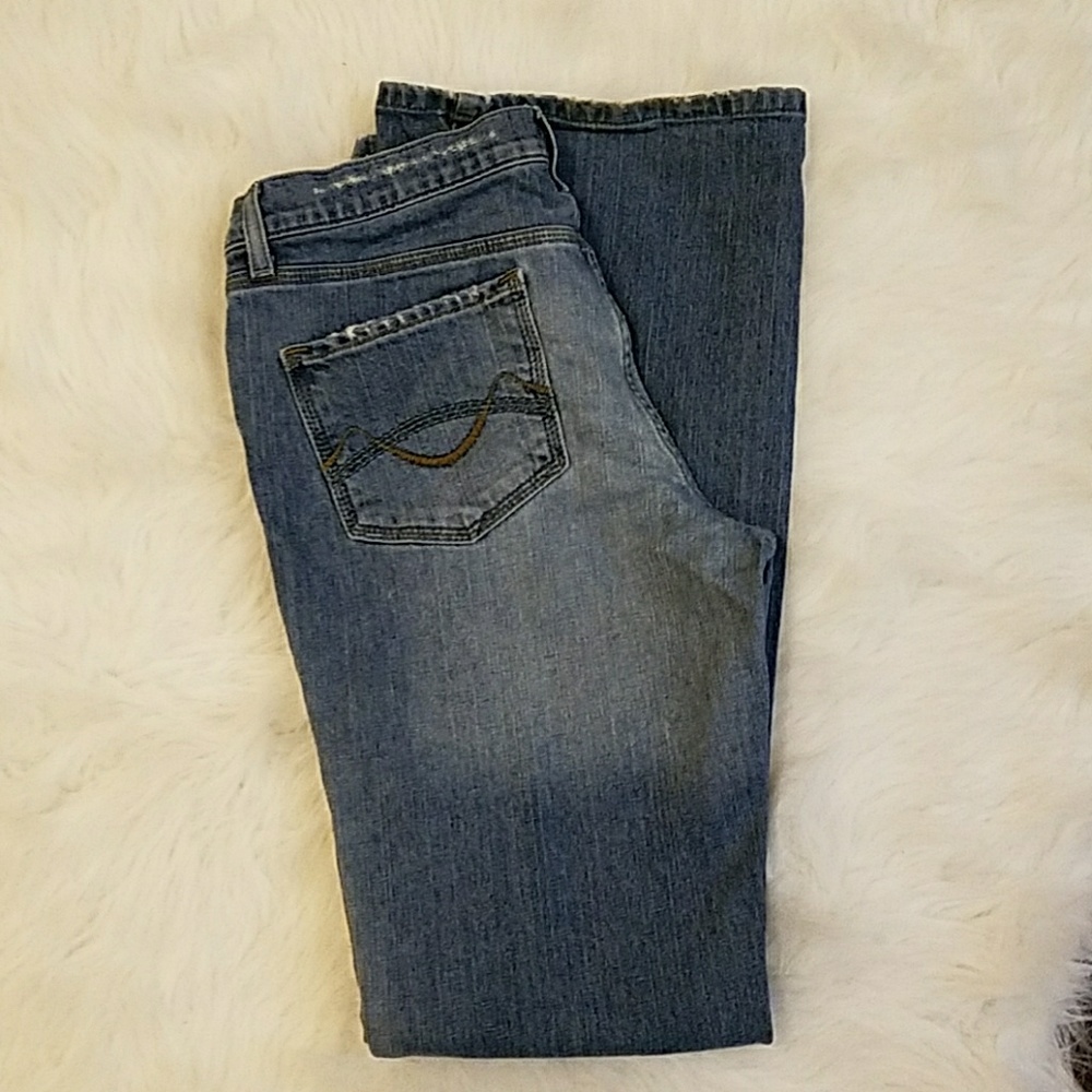 Mossimo denim low-rise bootcut light blue jeans
